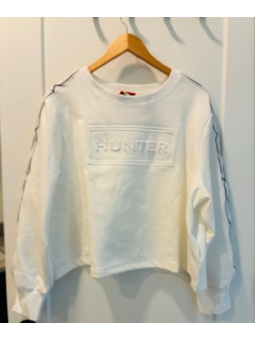 Women's Hunter White cropped Sweatshirt Black Accent, Size 2X or large oversized